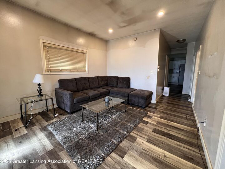 Property Photo:  506 S East Street  MI 48912 