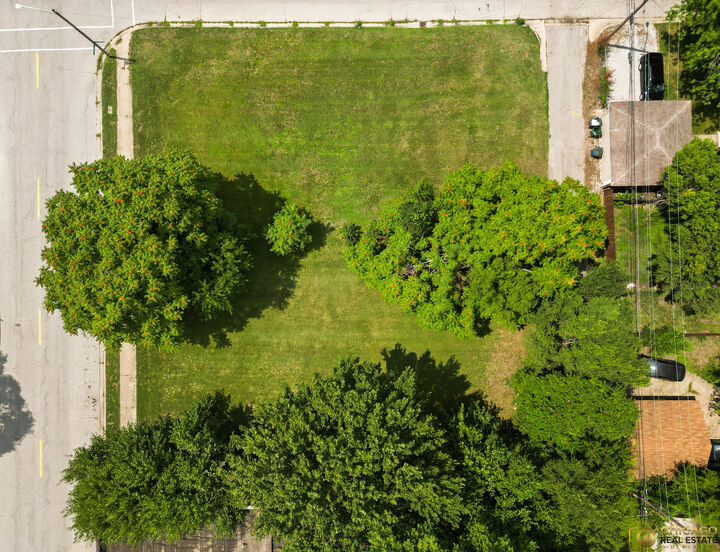 Property Photo:  911 Conkey Street  IN 46320 