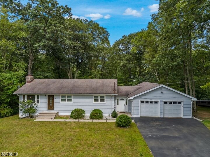 7 Pawnee Trl  Jefferson Twp. NJ 07438 photo