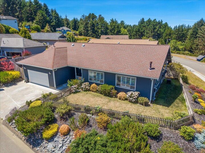 64 Blue Spruce Drive  Eureka CA 95503 photo