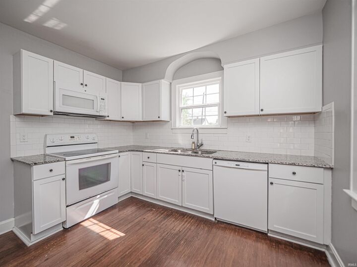 Property Photo: 917 Hercules Avenue IN 47711