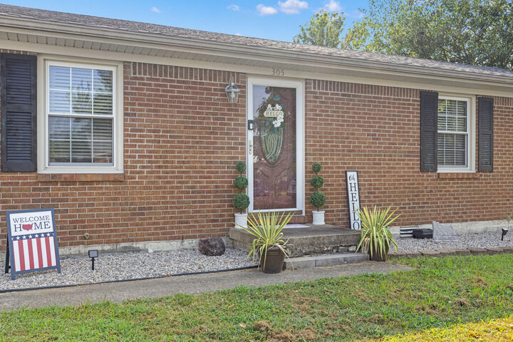 Property Photo:  305 Center Street  KY 40342 