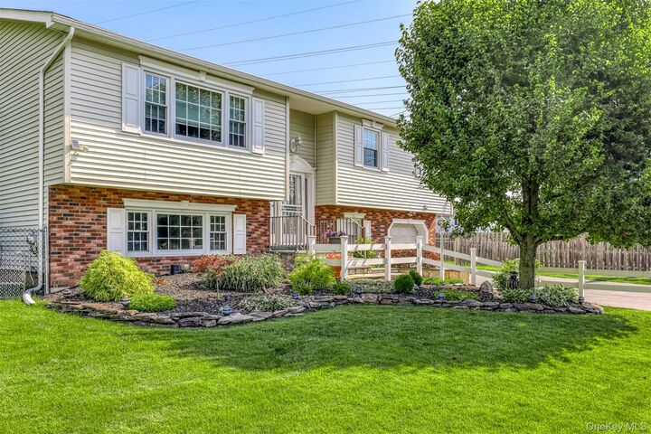 Property Photo:  2 McGovern Drive  NY 10923 