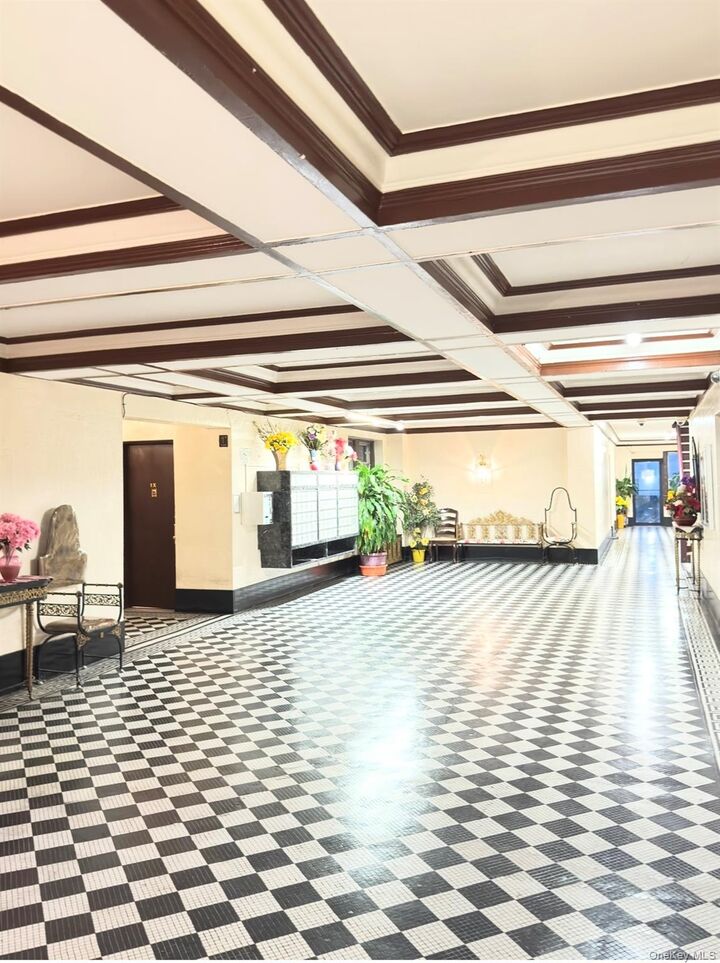 Property Photo: 2925 Mathews Ave 2H NY 10467