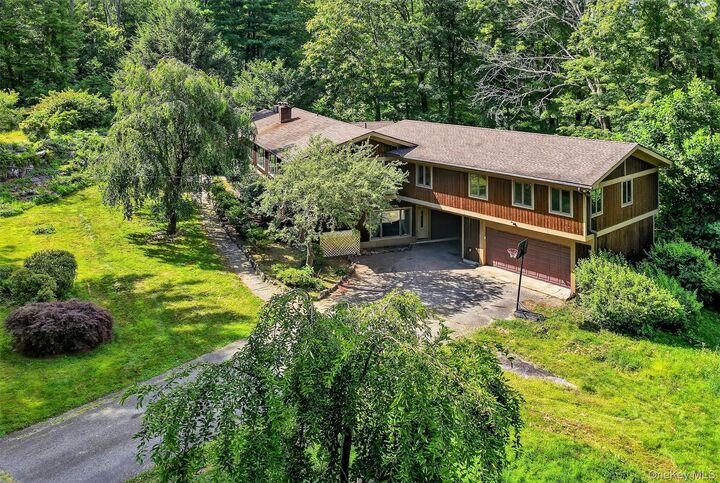Property Photo:  4 Cedar Hill Road  NY 10506 