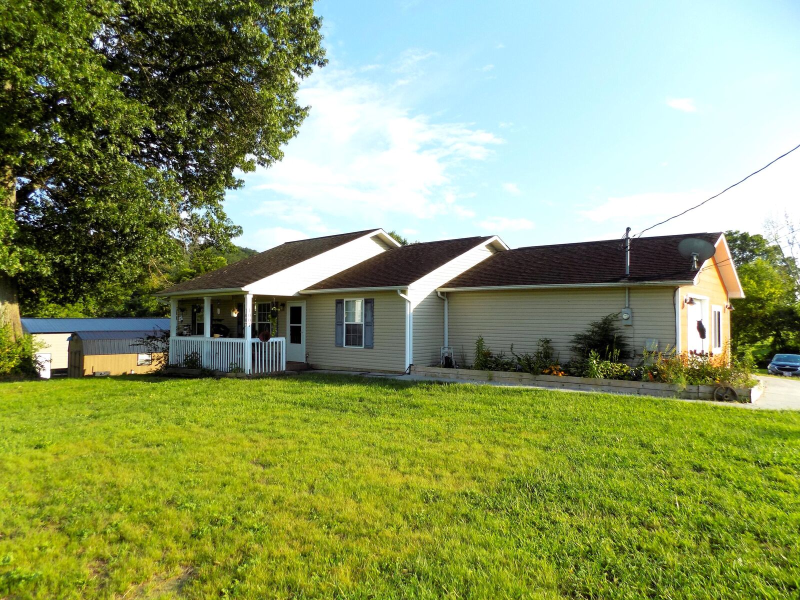 Property Photo: 1007 Highland Meadows Road TN 37760
