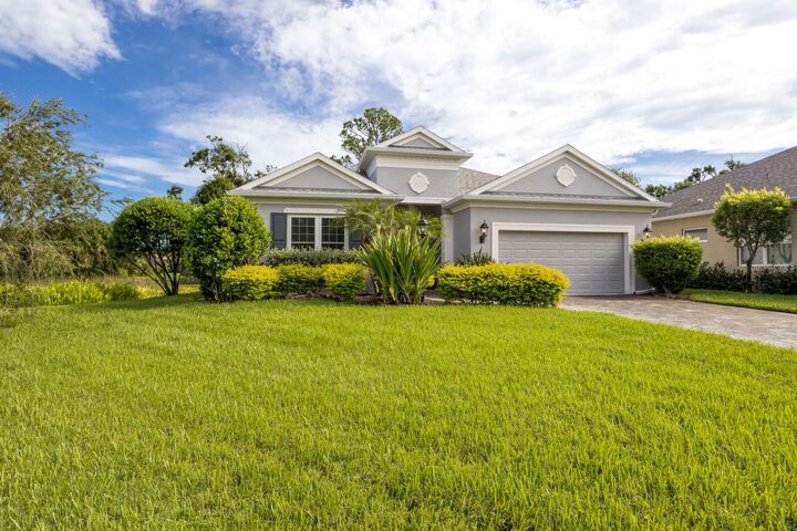 Property Photo: 3803 Woodcliff Lake Terrace FL 34243
