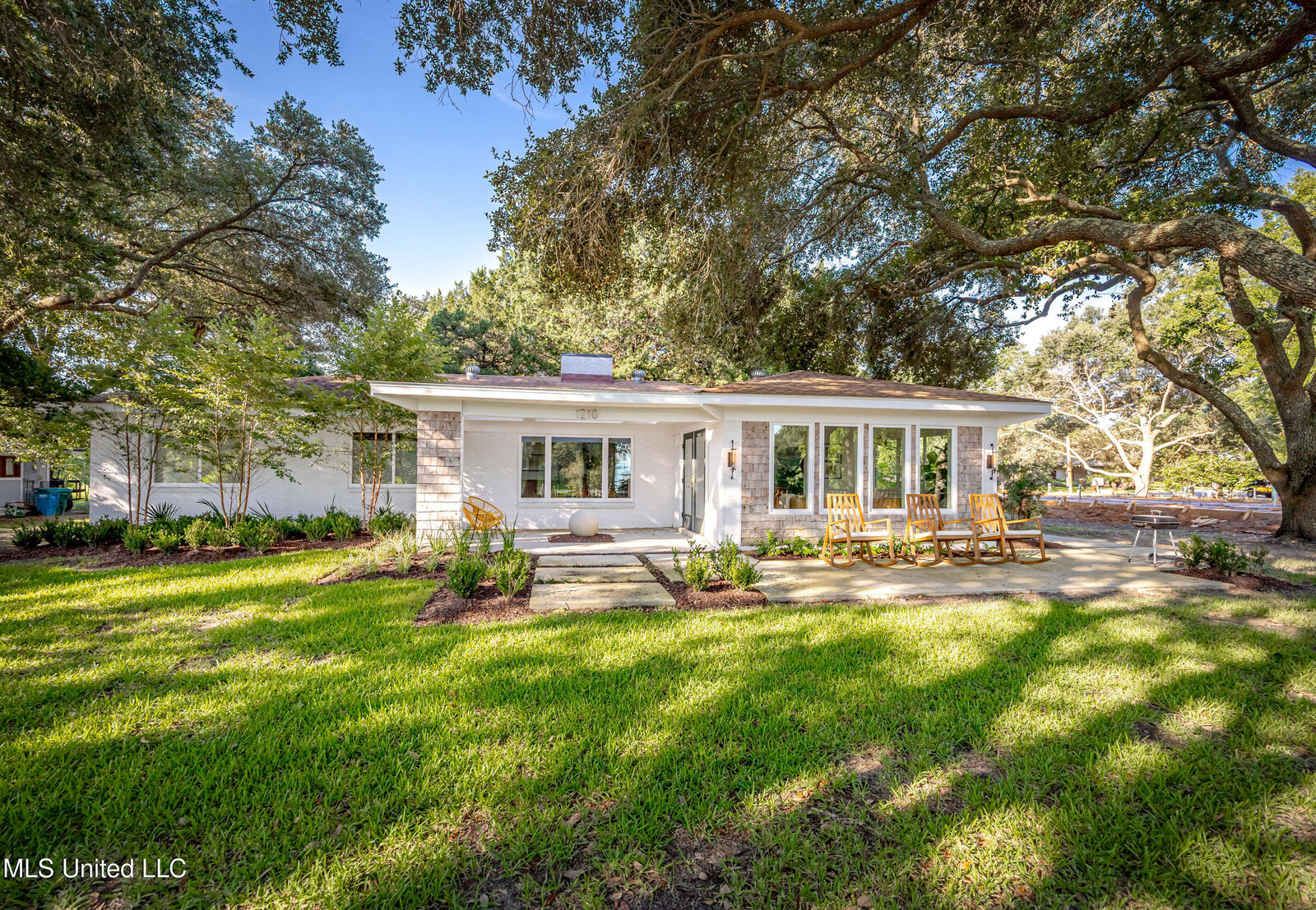 Property Photo:  1210 Harbor Road  MS 39564 