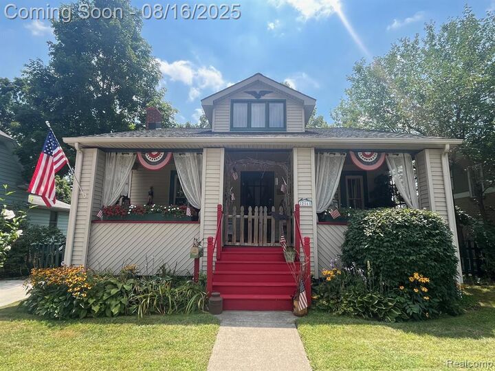 216 E Flint Street  Lake Orion MI 48362 3225 photo