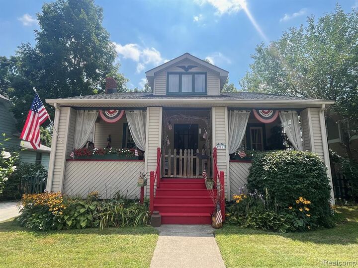 216 E Flint Street  Lake Orion MI 48362 3225 photo