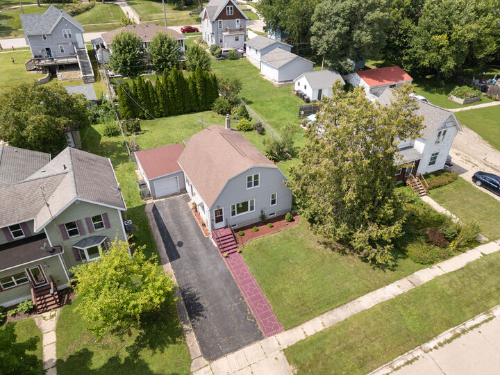 Property Photo:  309 N High Ave  WI 53549 