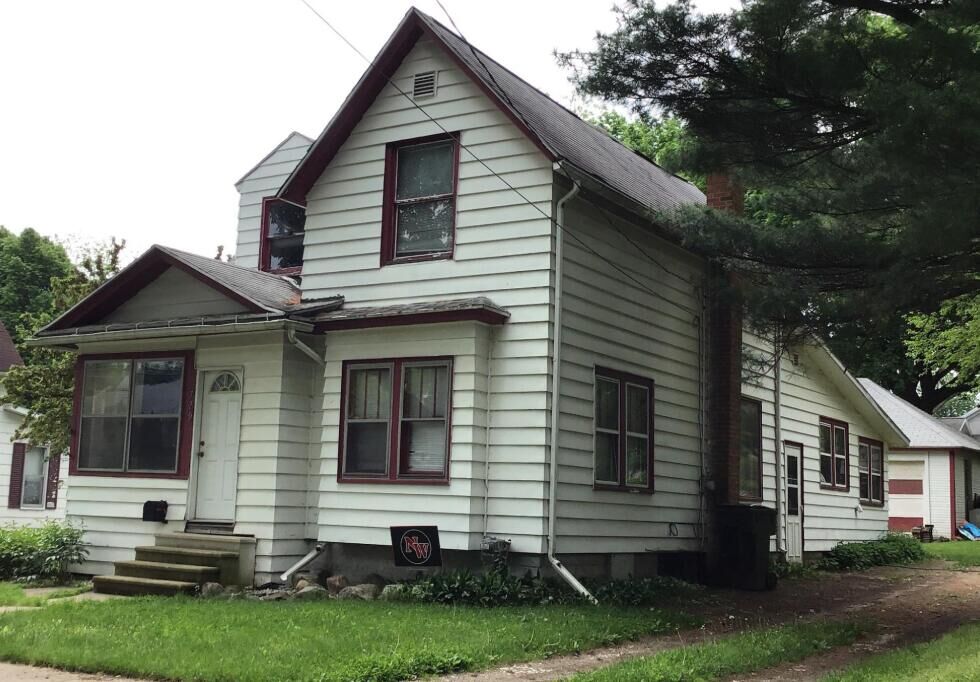Property Photo: 720 Kennedy Street MI 49202