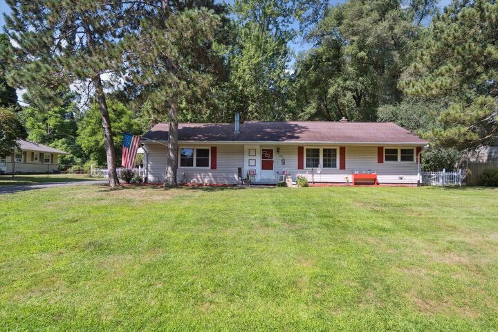 Property Photo: 4246 Huntington Drive MI 49203