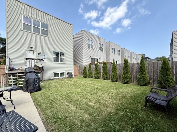 Property Photo:  3133 W Wallen Avenue  IL 60645 