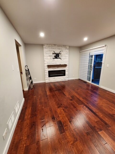 Property Photo:  492 Canterbury Trail  IL 60172 
