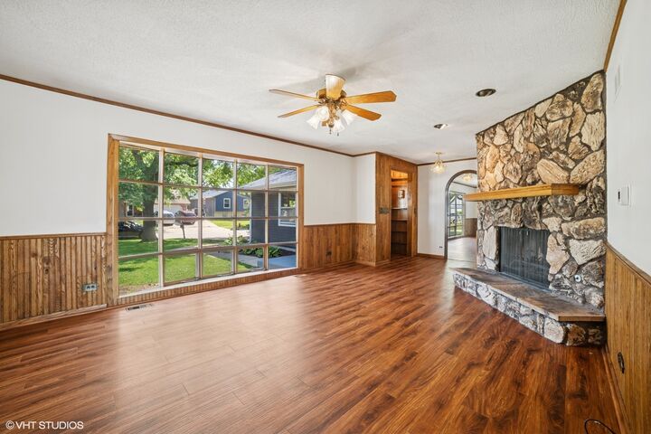 Property Photo:  6 Spring Valley Lane  IL 60107 
