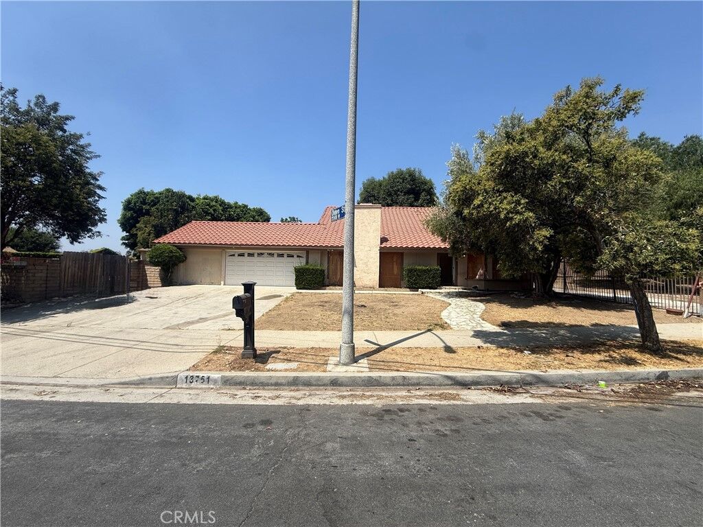 Property Photo:  13751 De Garmo Avenue  CA 91342 