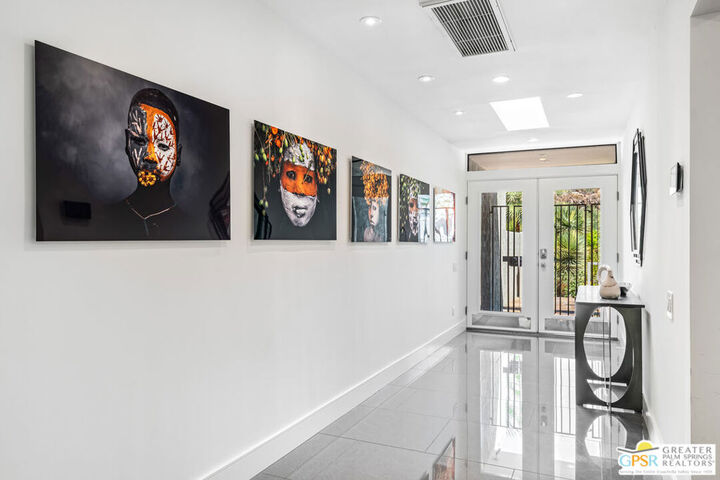 Property Photo: 2541 W La Condesa Drive CA 92264