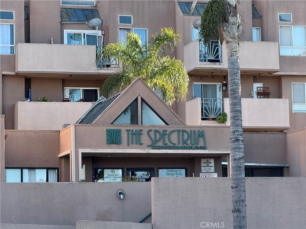 Property Photo: 450 E 4th Street 414 CA 92701