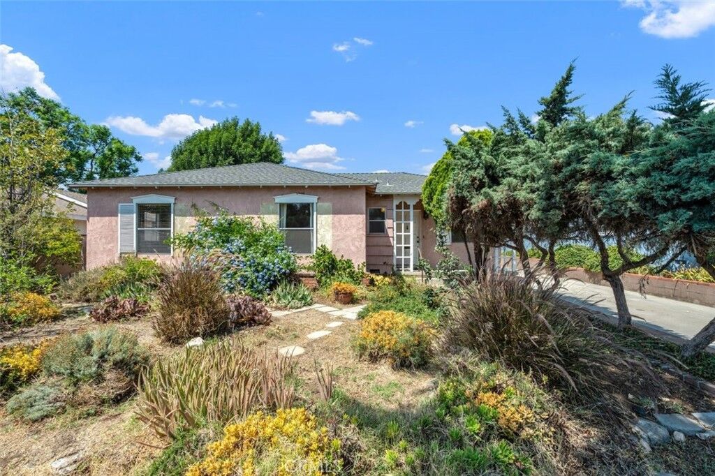 Property Photo:  9953 Norwich Avenue  CA 91345 