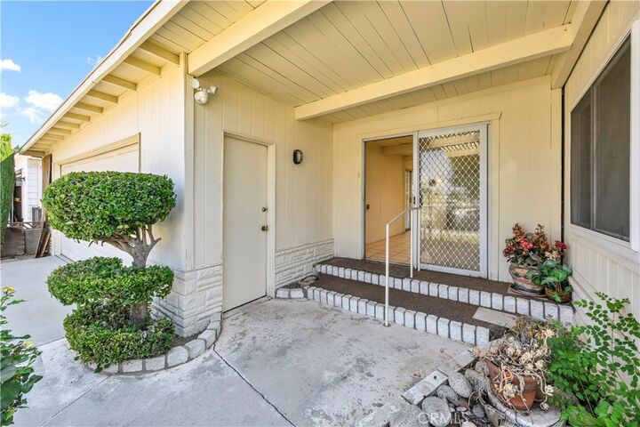 Property Photo:  1272 Brentwood Way  CA 92545 
