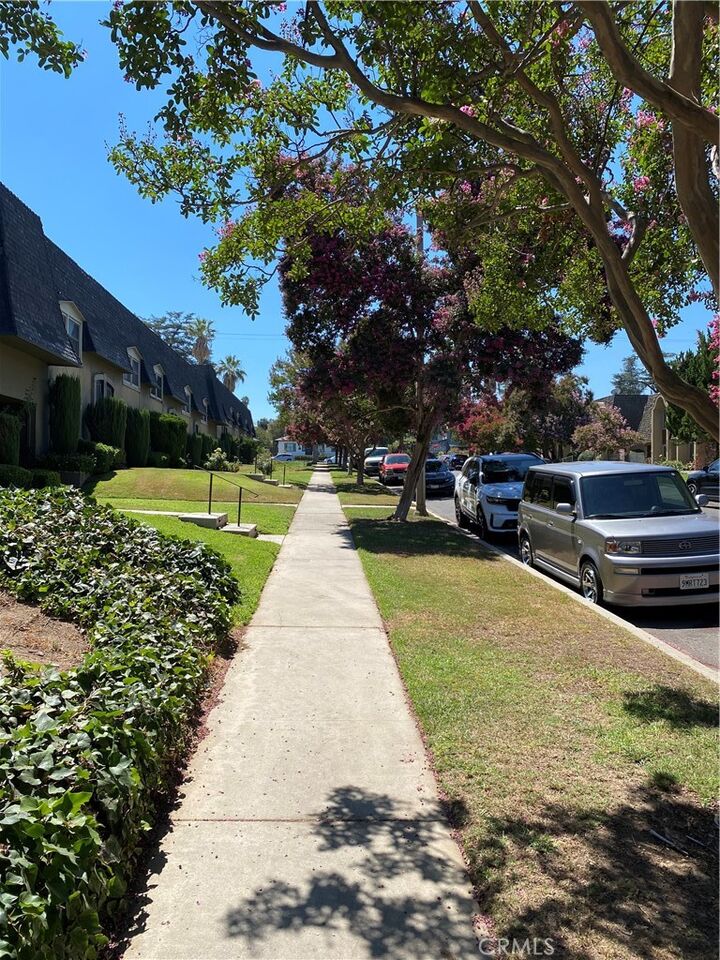 Property Photo:  525 La Verne Street  CA 92373 