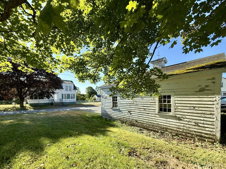 Property Photo:  7 Broadway Street  ME 04631