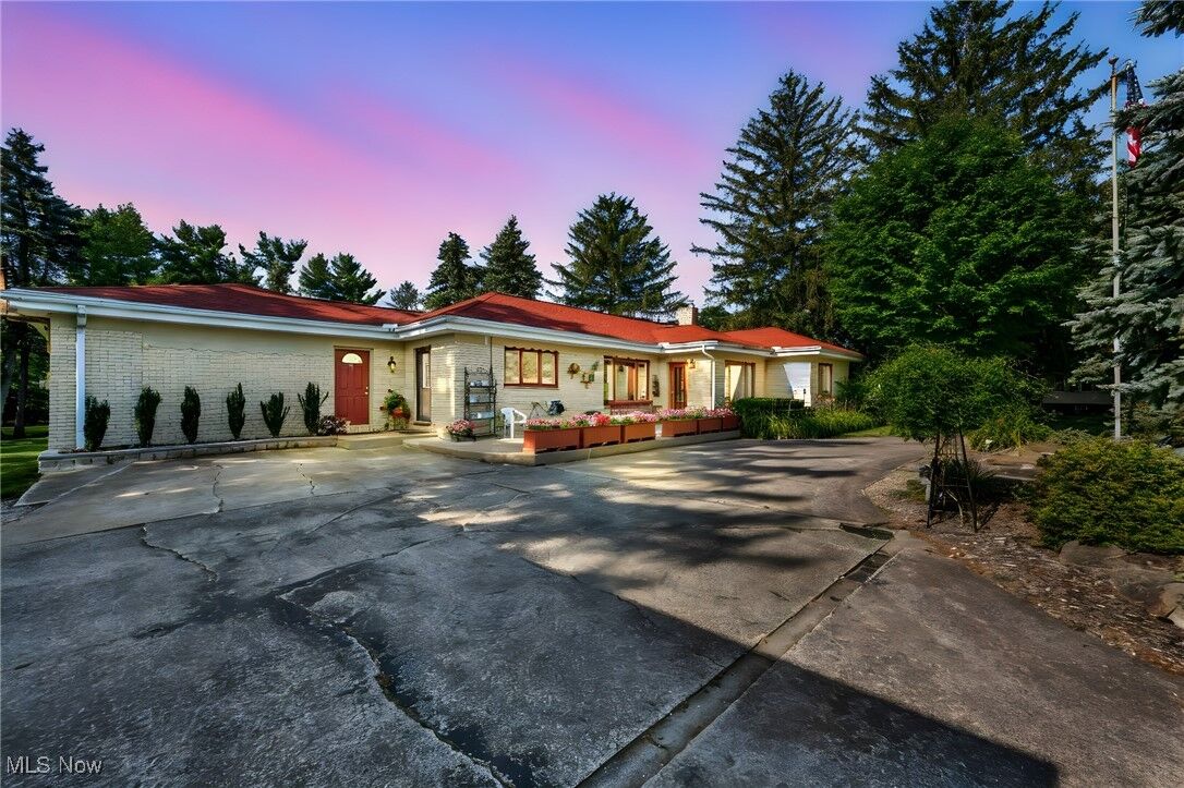Property Photo:  25915 Kennedy Ridge Road  OH 44070 