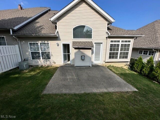 Property Photo:  6813 Rolling Meadow Drive  OH 44134