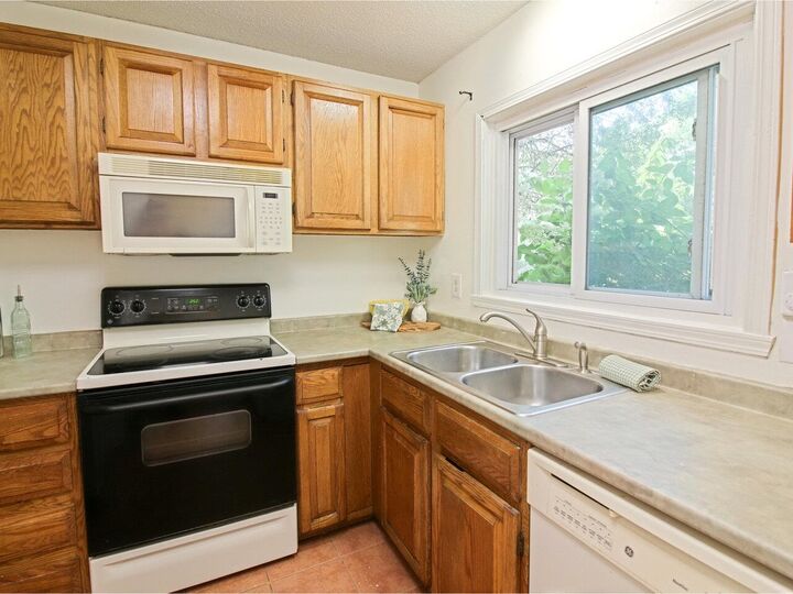 Property Photo:  B10 Stonehedge Drive  VT 05403 
