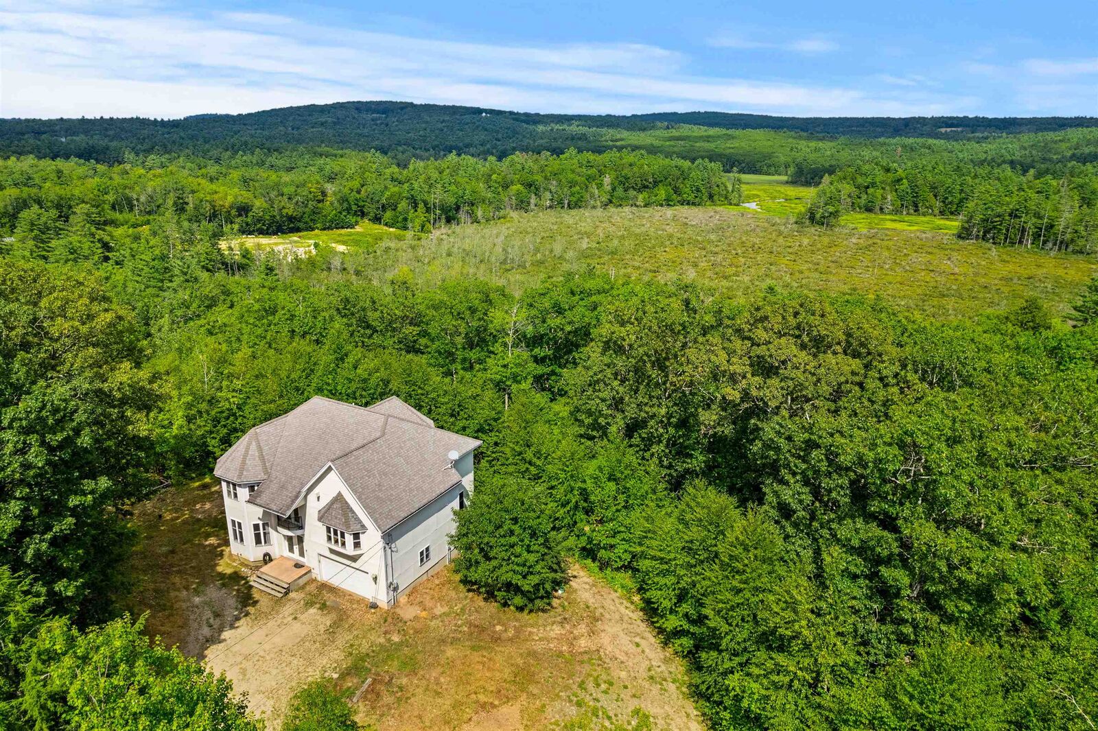 Property Photo:  106 Rangeway Road  NH 03046 