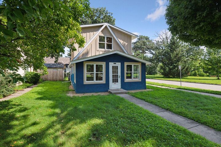 Property Photo:  3726 E Minnehaha Parkway  MN 55406 