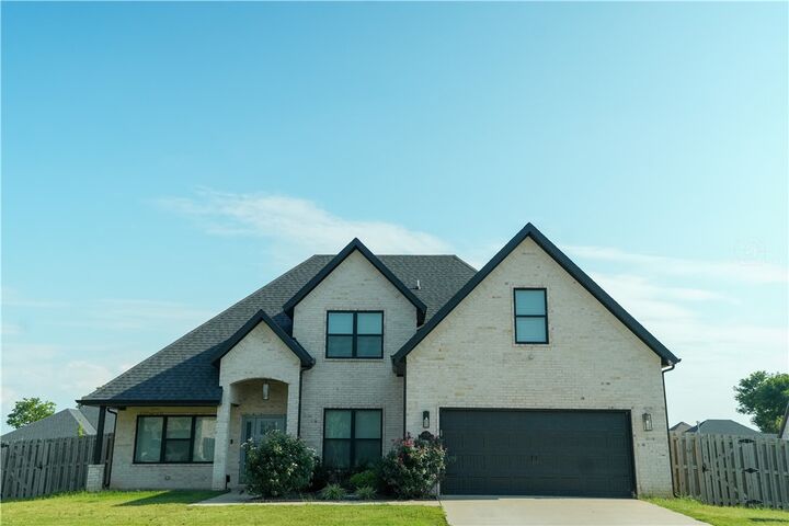 Property Photo: 1100 Quailridge Way AR 72713