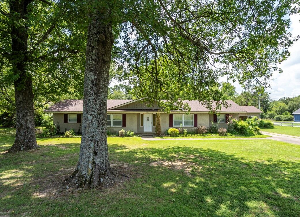 Property Photo: 2206 University Street AR 72761