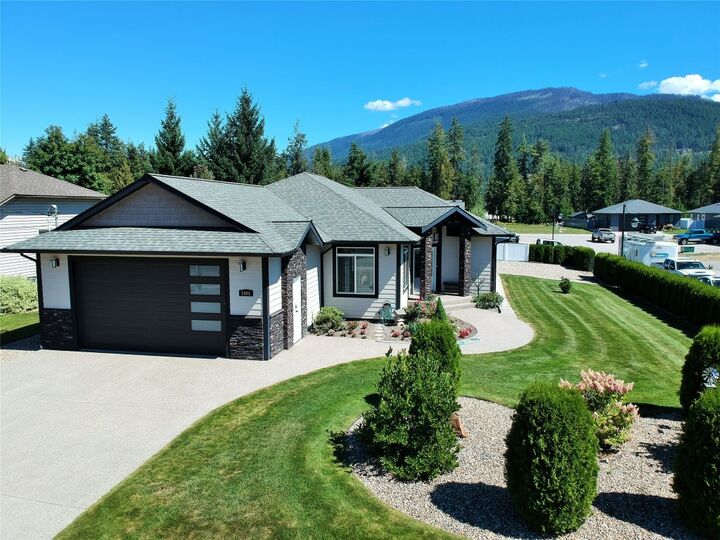 Property Photo: 1001 Shuswap Avenue BC V0E 2V1