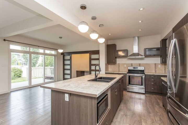 Property Photo:  26 Vienna Close  AB T4R 0P1 
