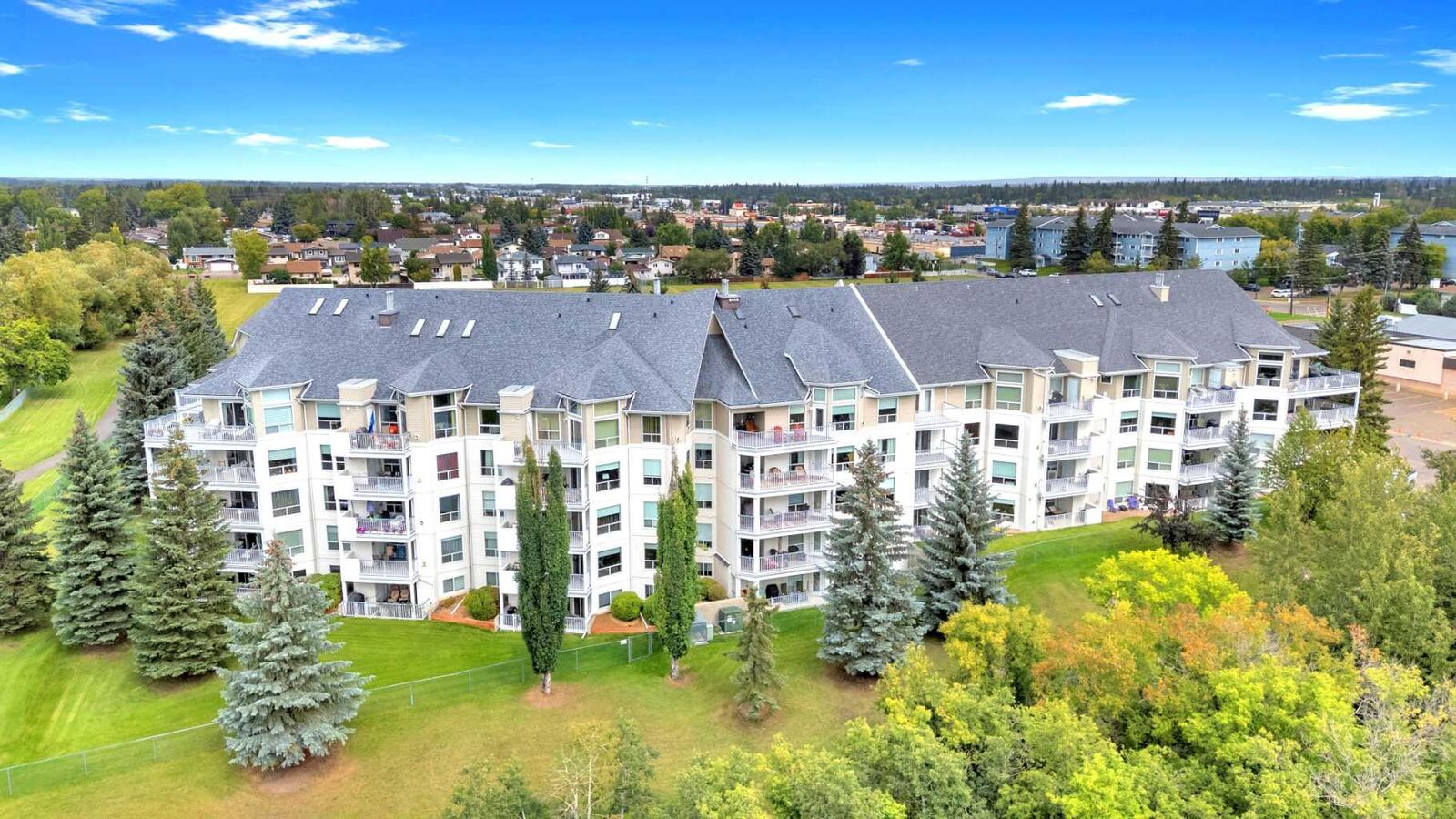 Property Photo:  6118 53 Avenue 408  AB T4N 6P7 