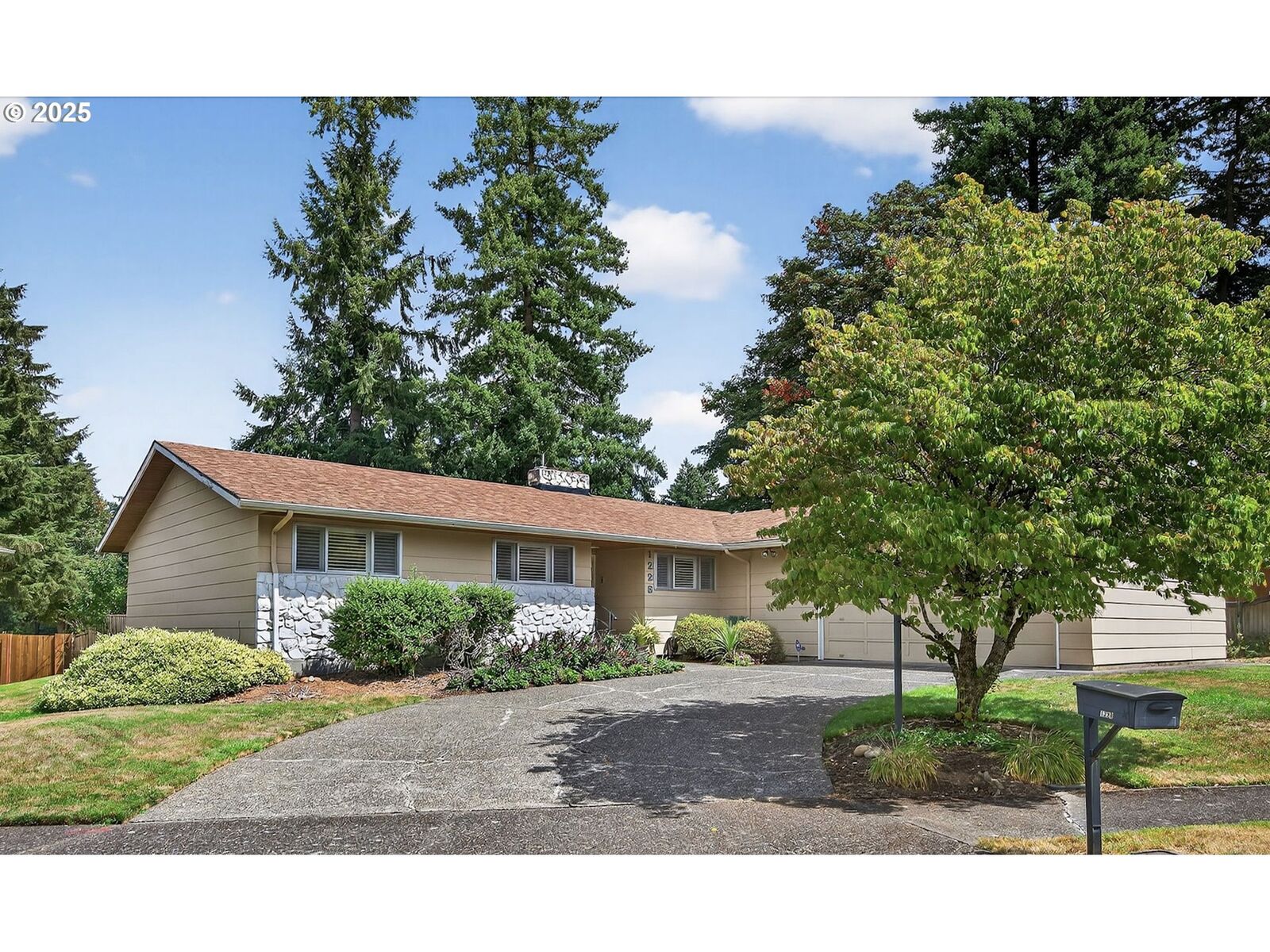 Property Photo:  1228 NE 137th Ave  OR 97230 