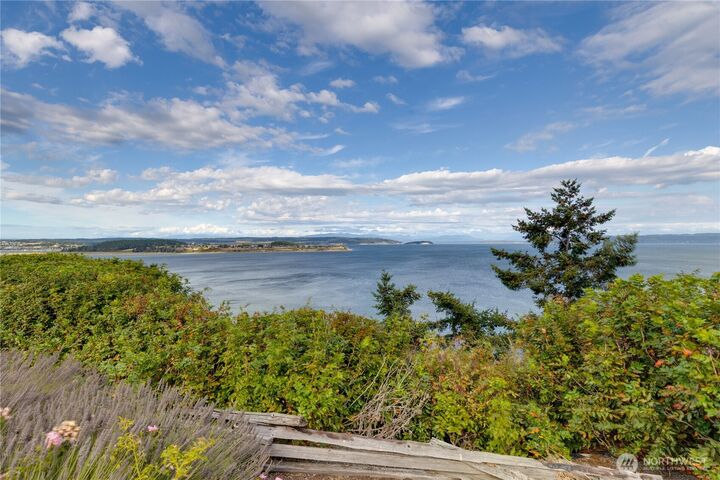 Property Photo:  1406  Bonnie View Acres Rd  WA 98277 