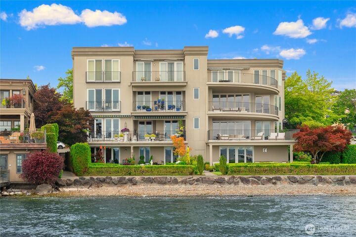 115  Lake Avenue W 102  Kirkland WA 98033 photo