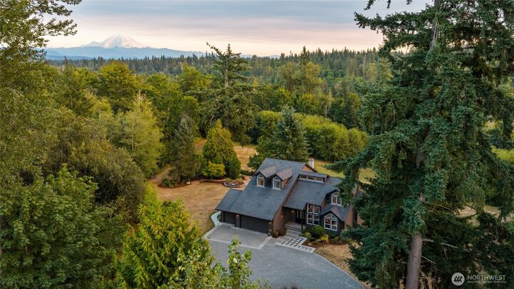 Property Photo: 20417 SE 198th Street WA 98058