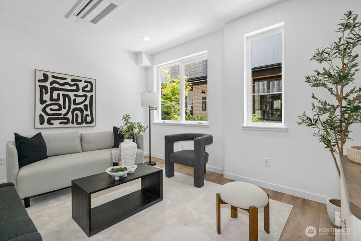 Property Photo:  118 C  2nd Street S  WA 98033 