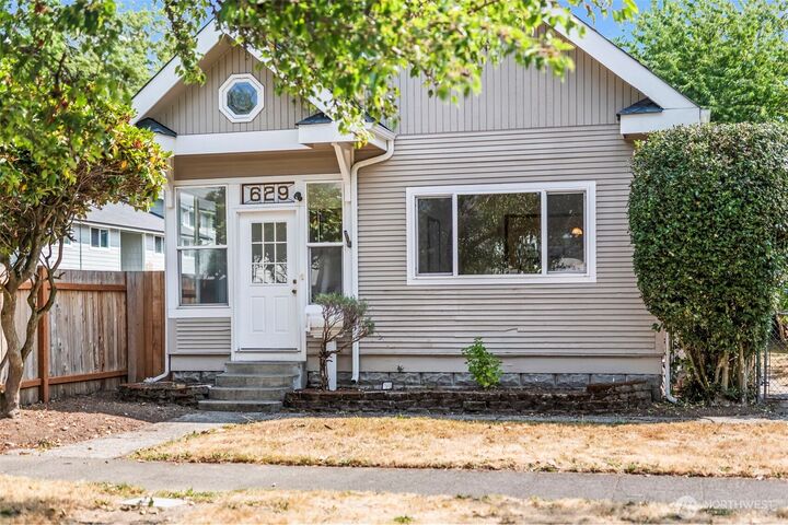 Property Photo: 629 S Steele Street WA 98405