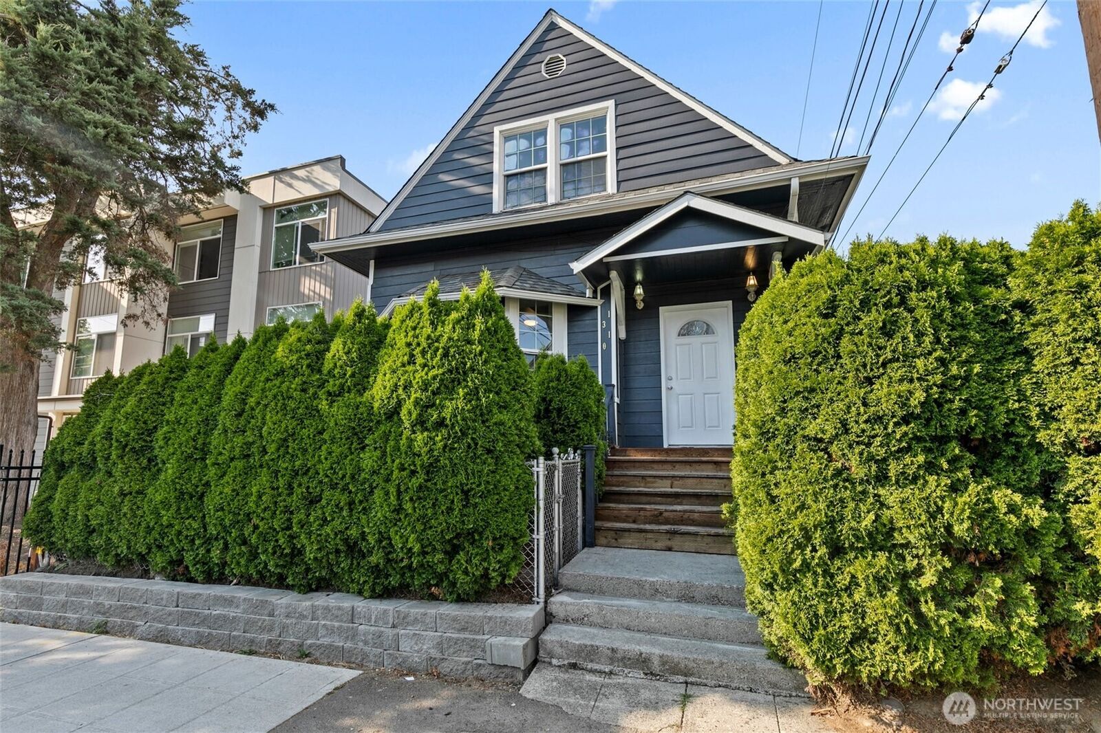 Property Photo: 1310 NE 52nd Street WA 98102