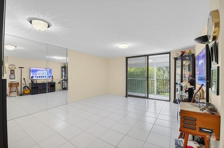 Property Photo:  5340 Las Verdes Circle 303  FL 33484 