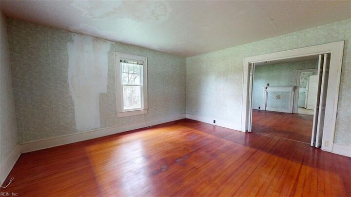 Property Photo:  812 S Church St  VA 23430 