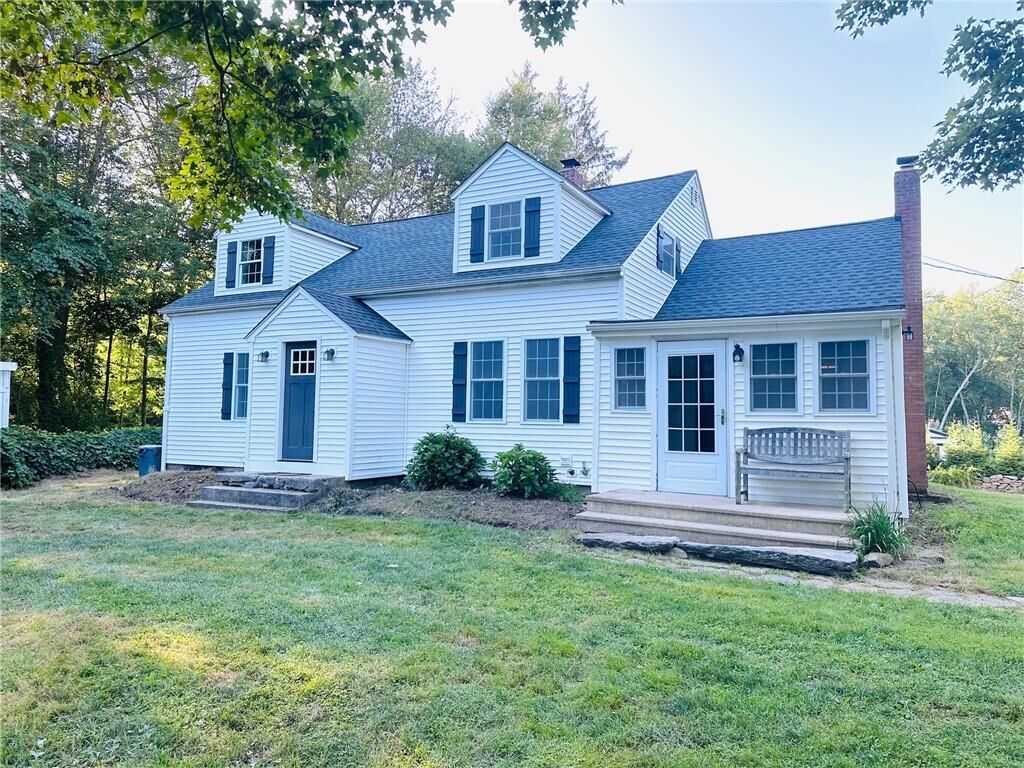 Property Photo:  125 Dexter Lane  RI 02857 