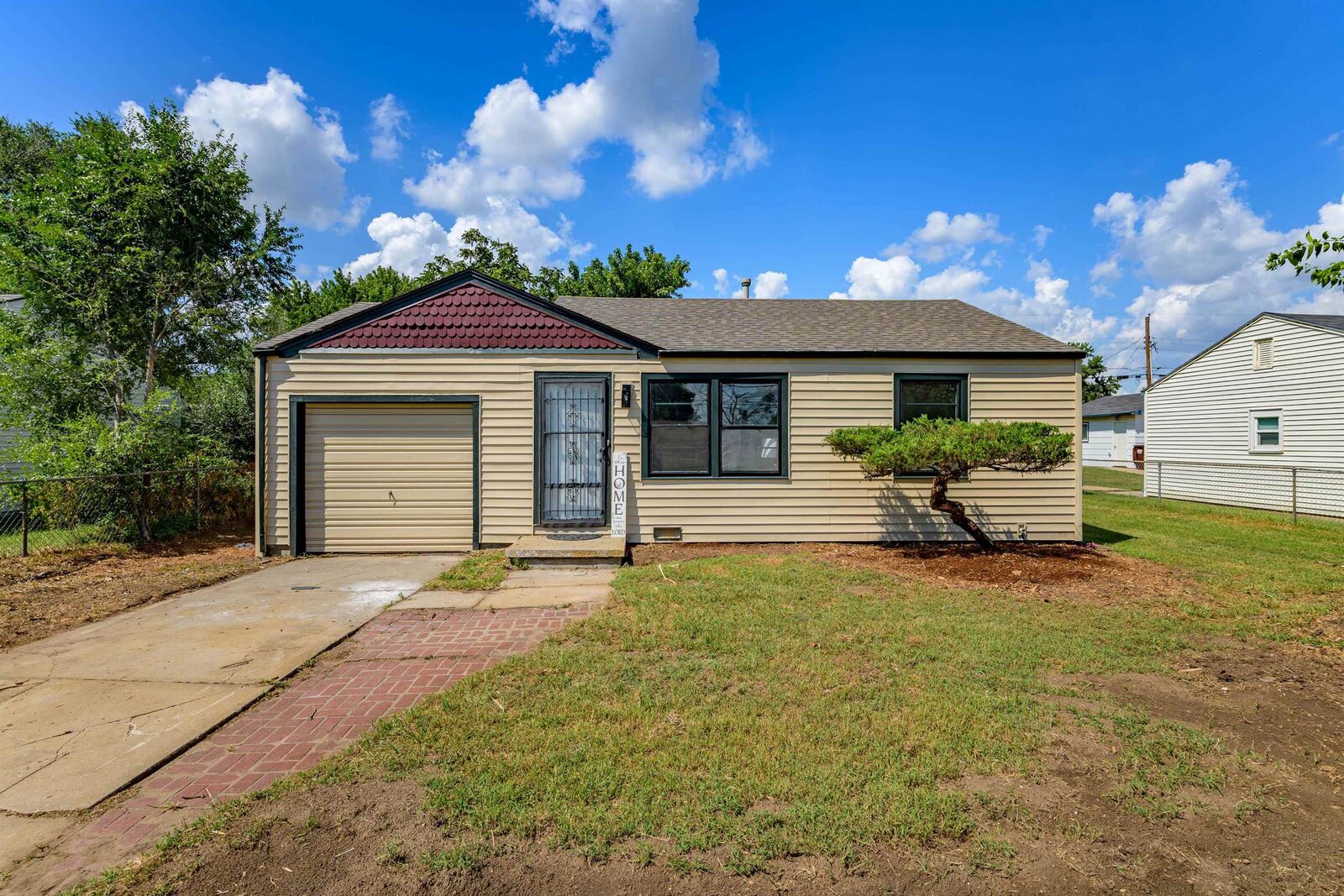 Property Photo: 630 W 47th St S KS 67217-4836