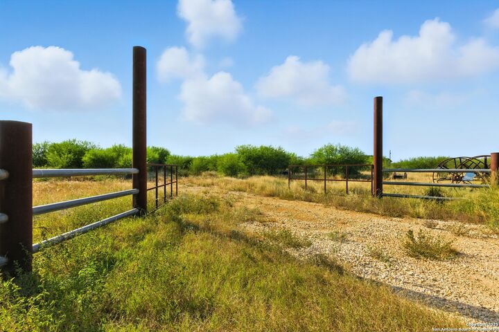 Property Photo: 723 County Road 106 TX 78114