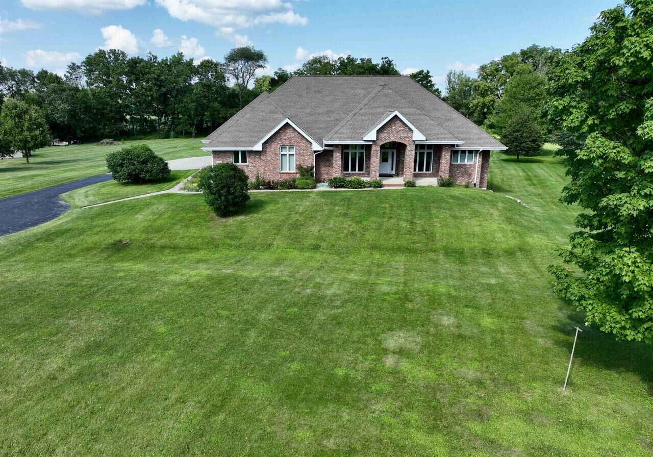 Property Photo:  5522 North County Road F  WI 53545 